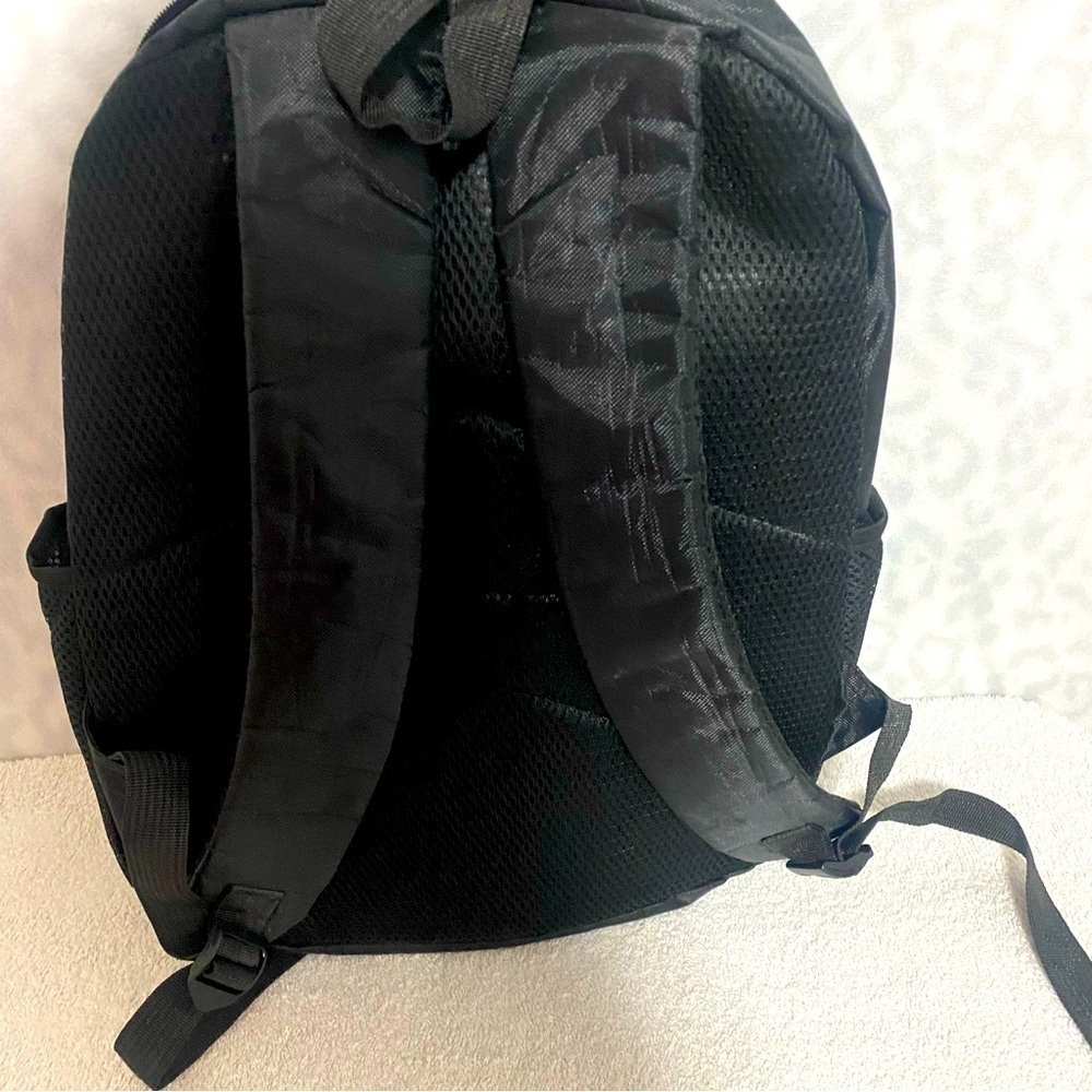 Looney Tunes Vintage Backpack Warner Bros Logo On Front Black/Burgundy EUC - Picture 4 of 7